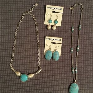 4-piece mix and match Earrings and Necklaces.